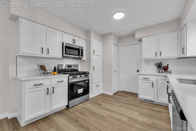 25016 Elmira, Redford Charter Township, MI 48239