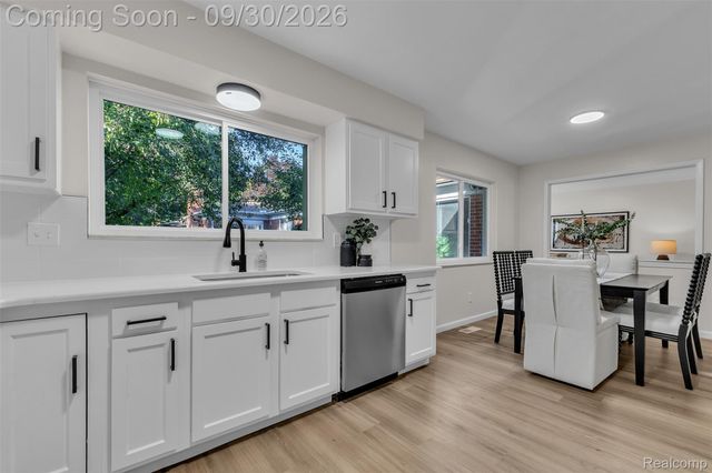 25016 Elmira, Redford Charter Township, MI 48239