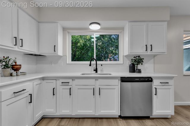 25016 Elmira, Redford Charter Township, MI 48239