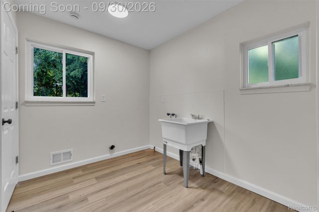 25016 Elmira, Redford Charter Township, MI 48239