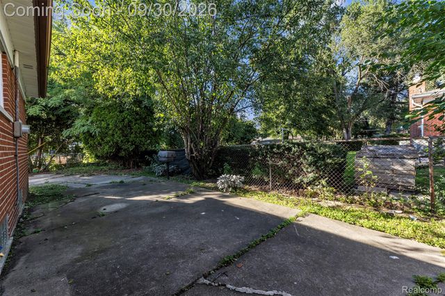 25016 Elmira, Redford Charter Township, MI 48239