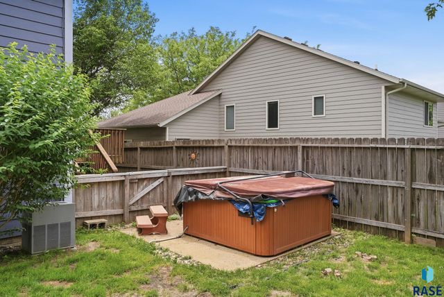 7520 W Legacy St Street, Sioux Falls, SD 57106