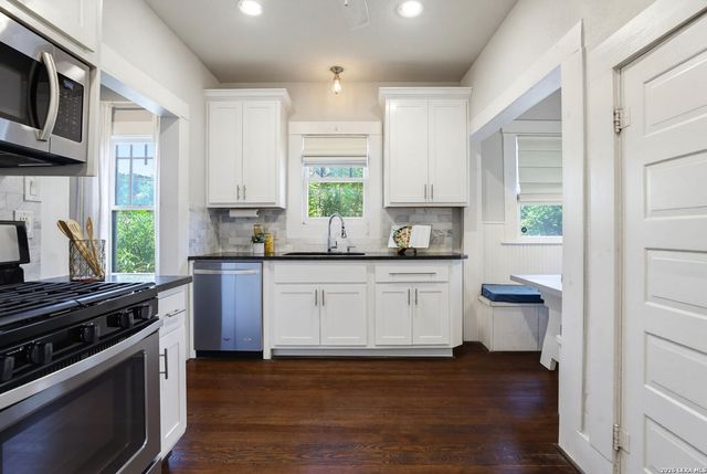 1145 W Mistletoe Ave, San Antonio, TX 78201