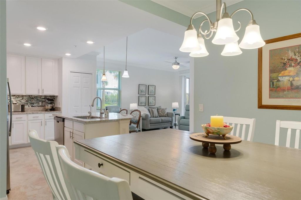 Image 11 of property listing at 14081 HERITAGE LANDING BOULEVARD 211, Punta Gorda, FL 33955
