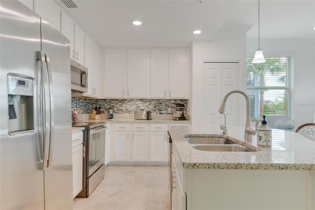 Image 8 of property listing at 14081 HERITAGE LANDING BOULEVARD 211, Punta Gorda, FL 33955