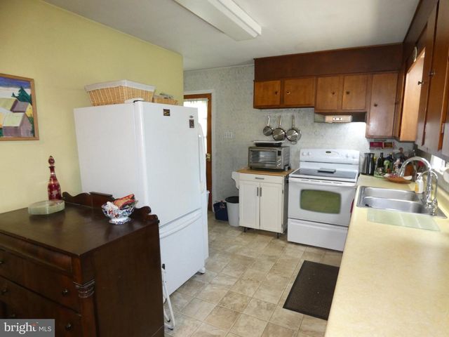 3 RUTH AVE, Wernersville, PA 19565