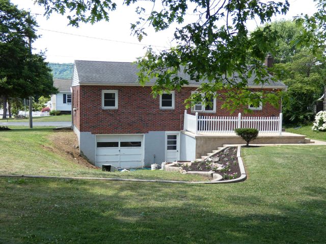 3 RUTH AVE, Wernersville, PA 19565