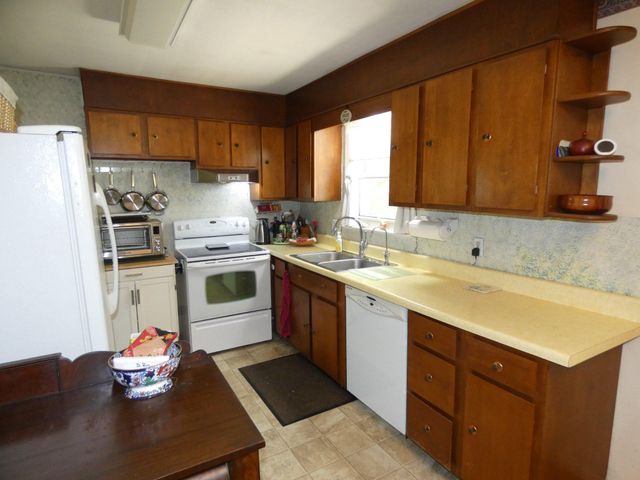 3 RUTH AVE, Wernersville, PA 19565