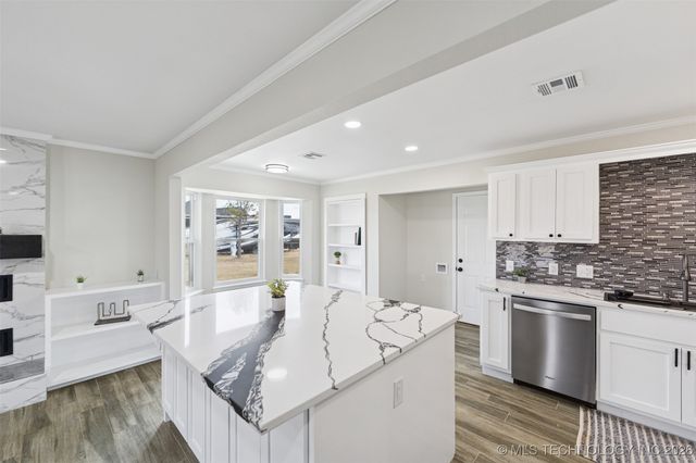 17065 Honeysuckle Lane, Claremore, OK 74019