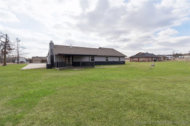 17065 Honeysuckle Lane, Claremore, OK 74019
