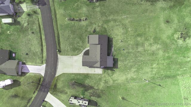 17065 Honeysuckle Lane, Claremore, OK 74019