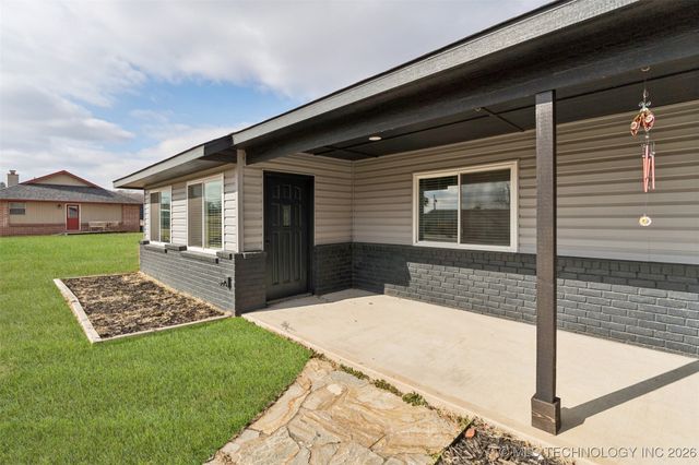 17065 Honeysuckle Lane, Claremore, OK 74019