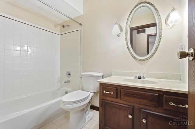 7377 Betsy Ross Court, Hamilton, OH 45011