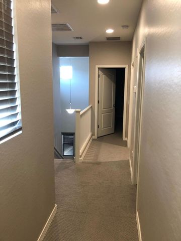 17206 N 9th Place, Phoenix, AZ 85022
