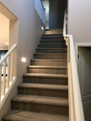 17206 N 9th Place, Phoenix, AZ 85022