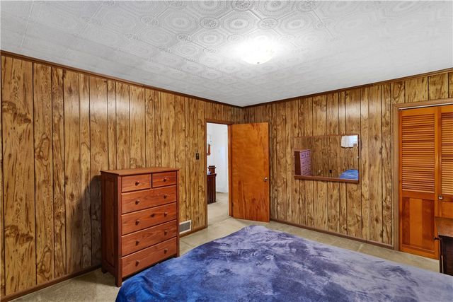 324 Beech St, Vandergrift, PA 15690