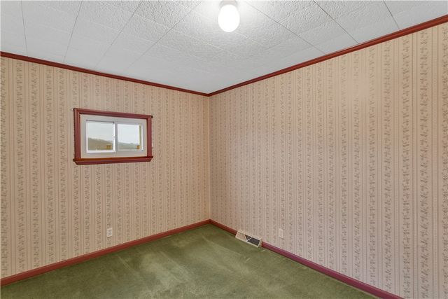 324 Beech St, Vandergrift, PA 15690