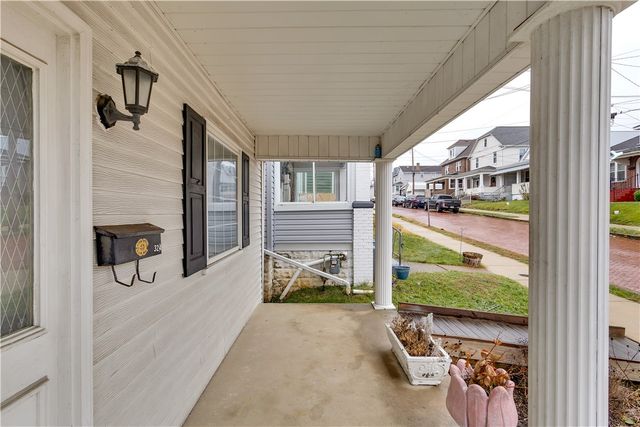 324 Beech St, Vandergrift, PA 15690