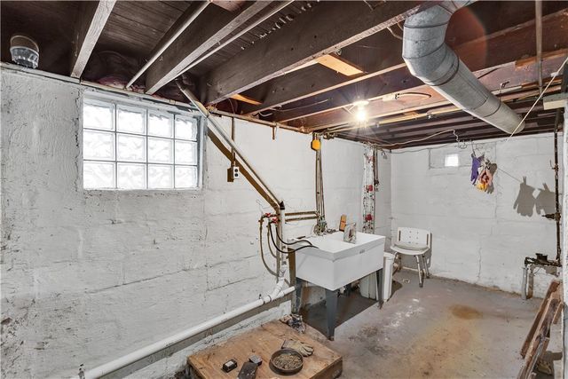 324 Beech St, Vandergrift, PA 15690