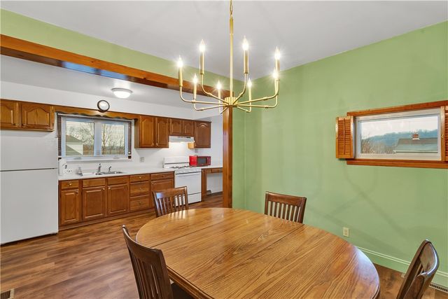 324 Beech St, Vandergrift, PA 15690