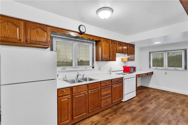 324 Beech St, Vandergrift, PA 15690