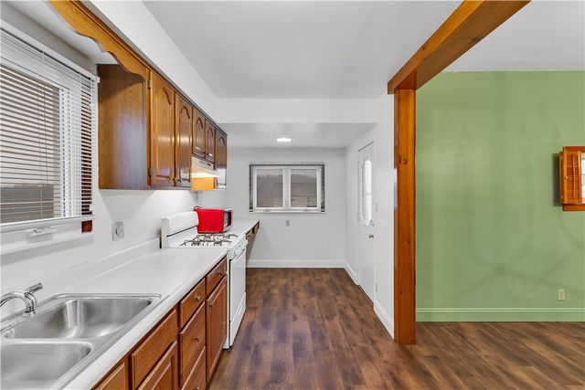 324 Beech St, Vandergrift, PA 15690