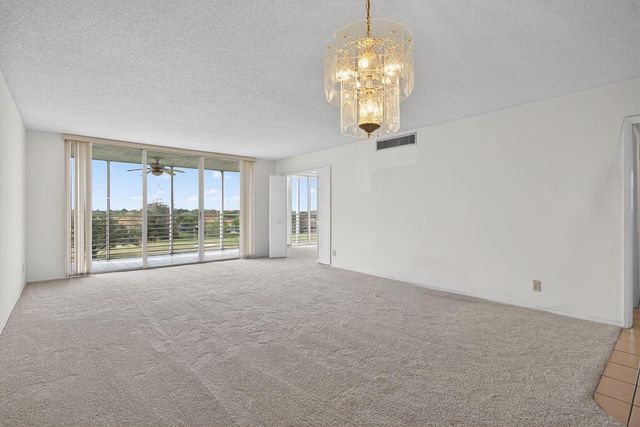 3507 Oaks Way 501, Pompano Beach, FL 33069