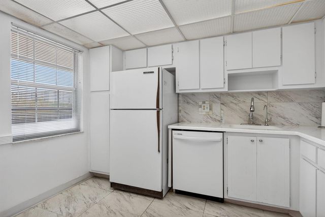 3507 Oaks Way 501, Pompano Beach, FL 33069