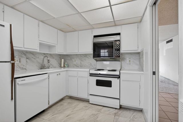 3507 Oaks Way 501, Pompano Beach, FL 33069