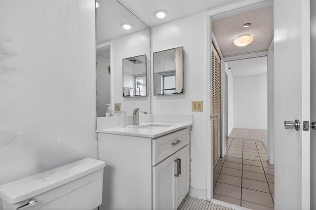 3507 Oaks Way 501, Pompano Beach, FL 33069