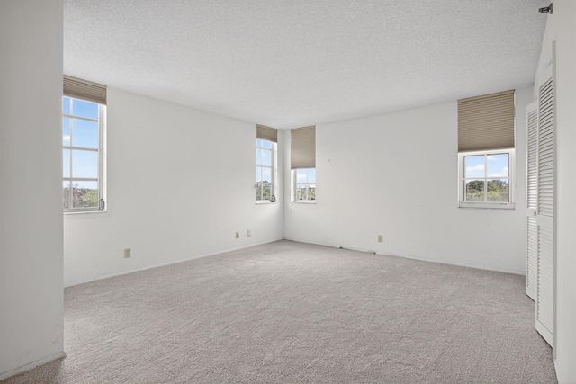 3507 Oaks Way 501, Pompano Beach, FL 33069