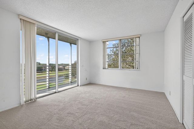3507 Oaks Way 501, Pompano Beach, FL 33069