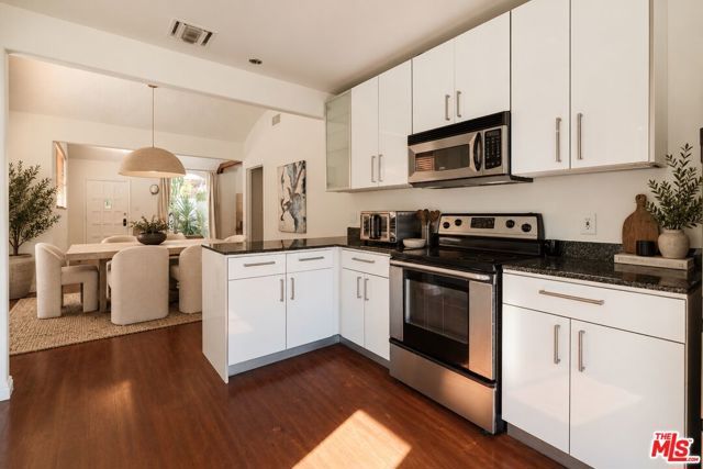2060 High Tower Drive, Los Angeles, CA 90068