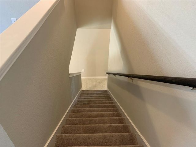 214 Bent Creek DR, Hutto, TX 78634