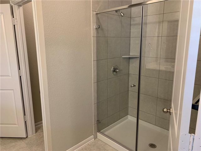 214 Bent Creek DR, Hutto, TX 78634