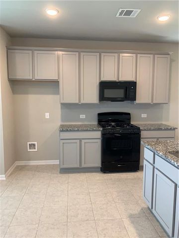 214 Bent Creek DR, Hutto, TX 78634