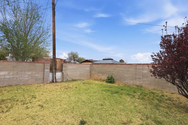 620 S 11th Street, Belen, NM 87002