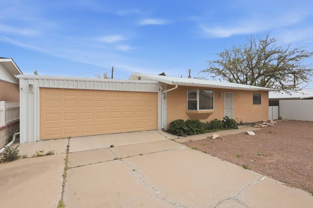 620 S 11th Street, Belen, NM 87002