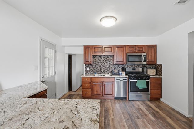 620 S 11th Street, Belen, NM 87002