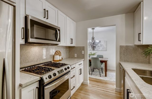 102 NW 43rd Street, Seattle, WA 98107