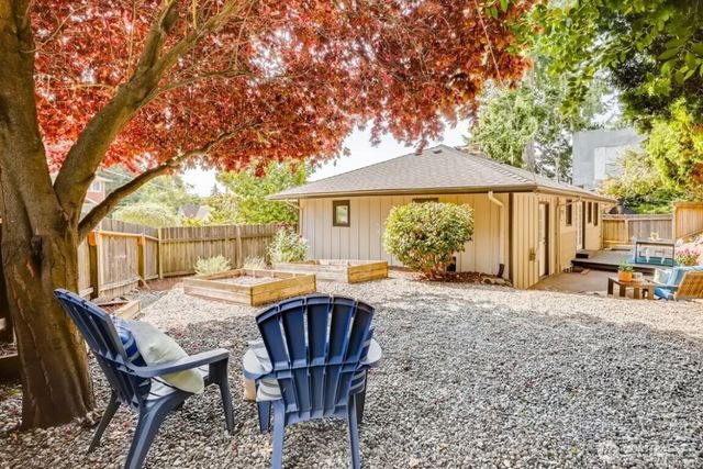 102 NW 43rd Street, Seattle, WA 98107