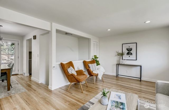 102 NW 43rd Street, Seattle, WA 98107