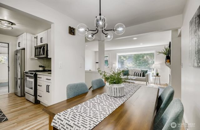 102 NW 43rd Street, Seattle, WA 98107