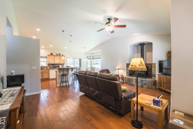 52790 Meadow Lane, La Pine, OR 97739