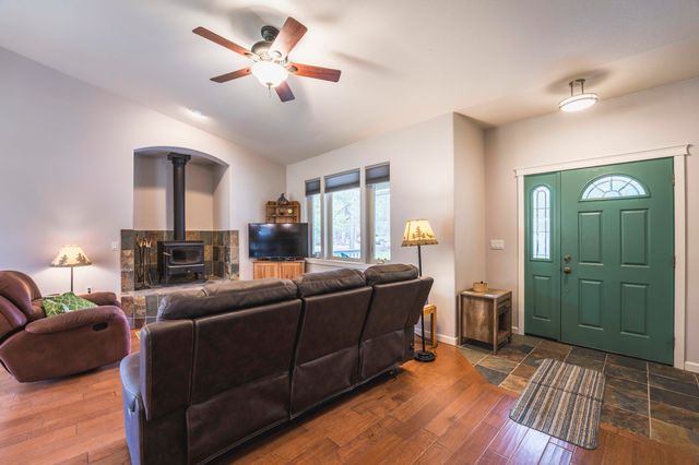 52790 Meadow Lane, La Pine, OR 97739
