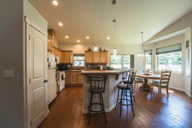 52790 Meadow Lane, La Pine, OR 97739