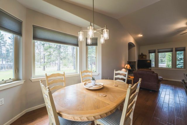 52790 Meadow Lane, La Pine, OR 97739