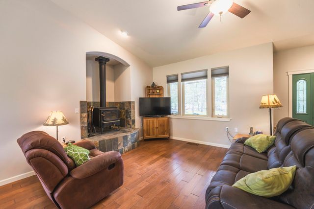 52790 Meadow Lane, La Pine, OR 97739