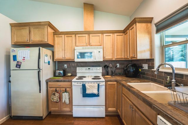 52790 Meadow Lane, La Pine, OR 97739