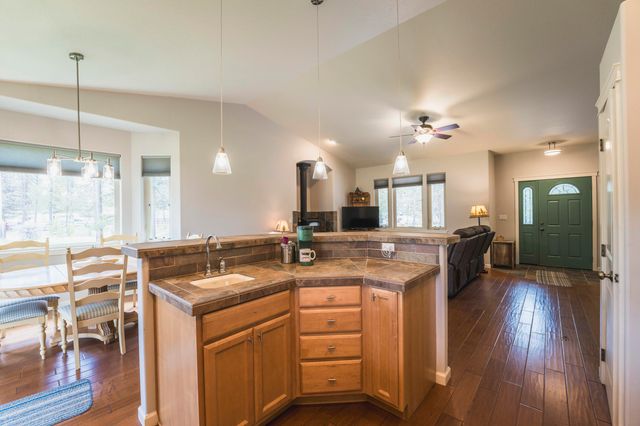 52790 Meadow Lane, La Pine, OR 97739